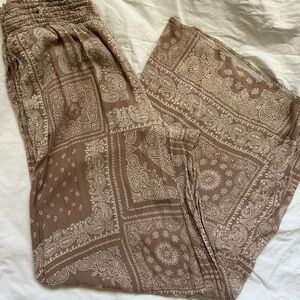 Becool Size M Brown and white printed pants
